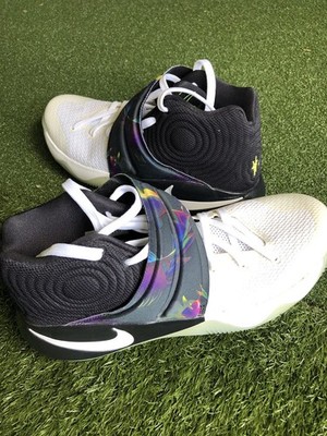 Kyrie 2 Parade Size 9