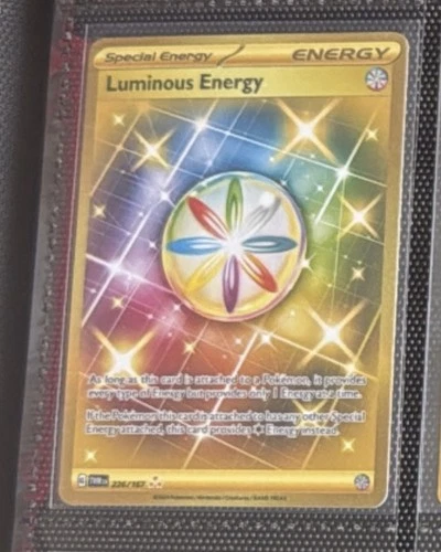 Luminous Energy Hyper Rare 226/167 Sv06: Twilight Masquerade