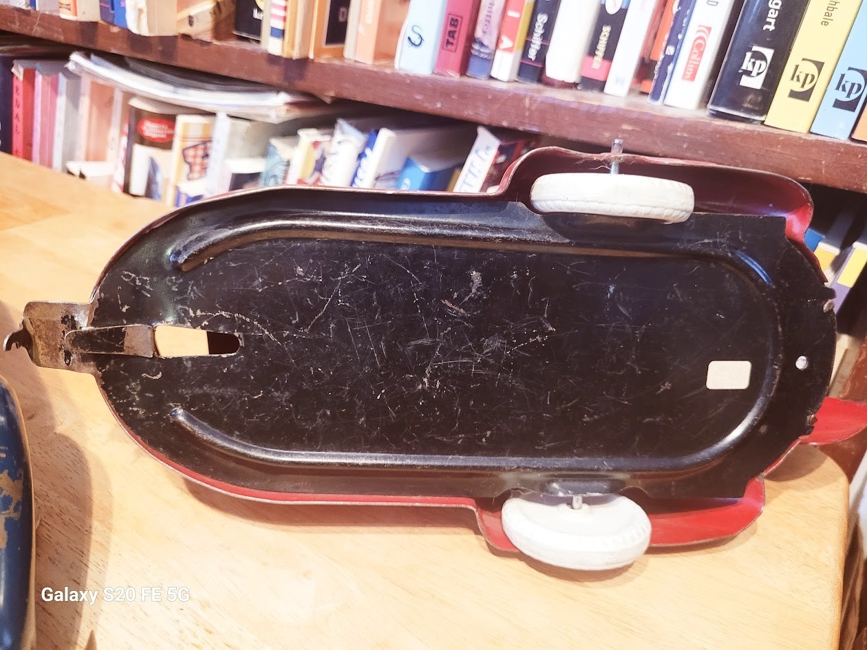 NICE VINTAGE LARGE 1930's  WYANDOTTE LaSALLE SEDAN With TRAVEL TRAILER