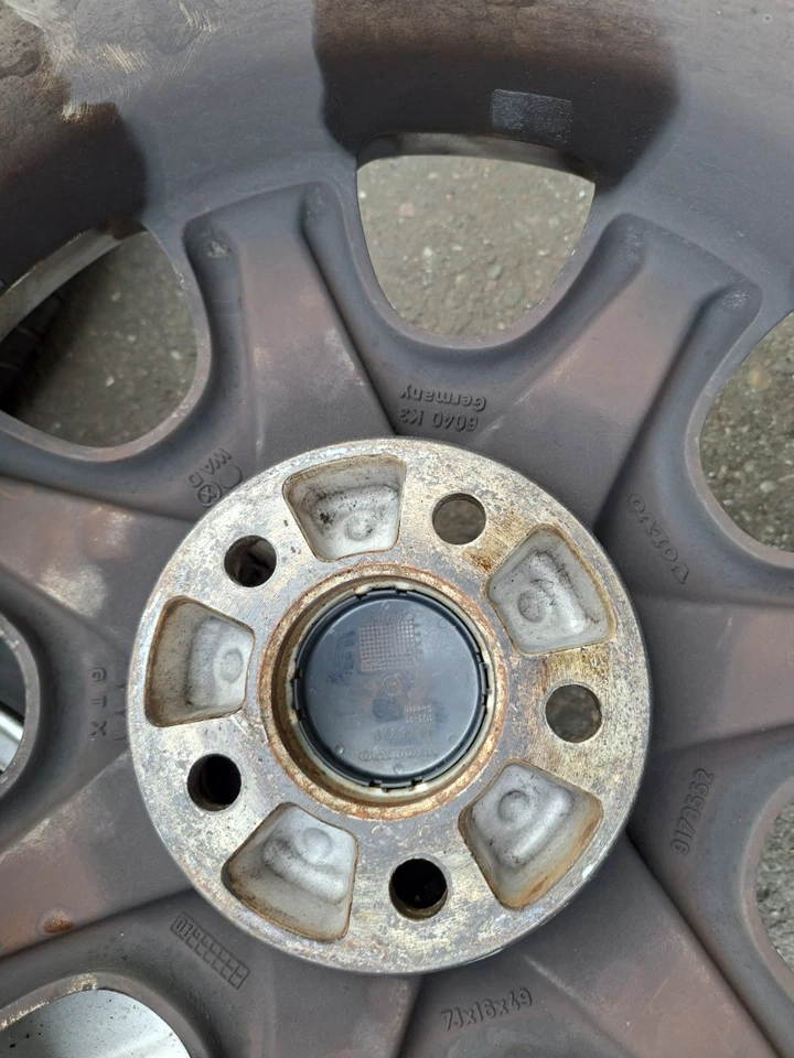 Volvo S60 1 Satz Alufelgen mit Sommerreifen 205/55R16 Dot 0625/5023 - Bild 3 von 4