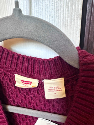 Levi's Burgundy Solid Knit V-Neck Button Front Cardigan Sweater women size M