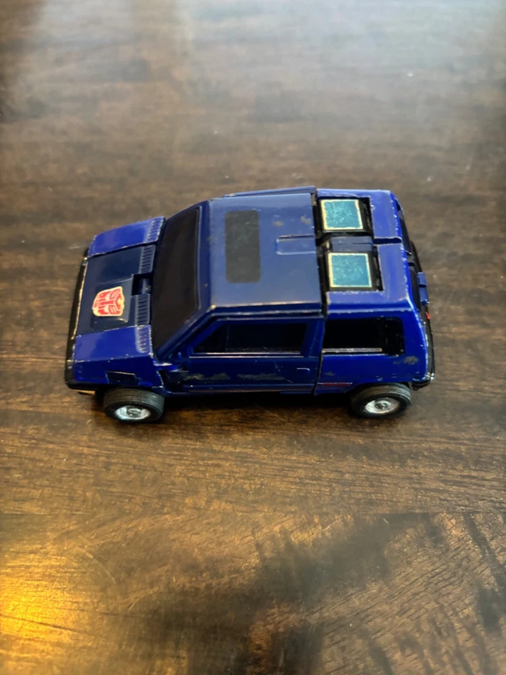 Hasbro G1 Transformers Commemorative Series VIII Autobot Skids Vintage Figure - Image 2 of 4