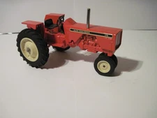 Allis Chalmers Farm Toy Tractor "175" 1/16