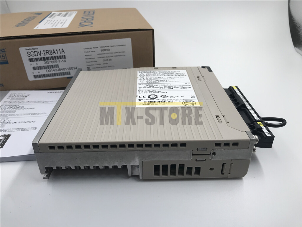 1pcs Brand New ones IN BOX Yaskawa servo driver SGDV-2R8A11A 1pcs Brand New ones IN BOX Yaskawa servo driver SGDV-2R8A11A