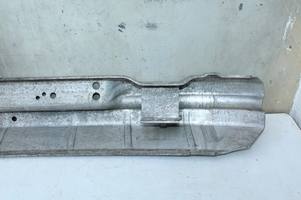 Оригинальный задний бампер для BMW Z3 8397517 - Изображение 4 из 4