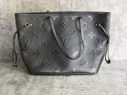 Louis Vuitton Neverfull Shoulder Bag