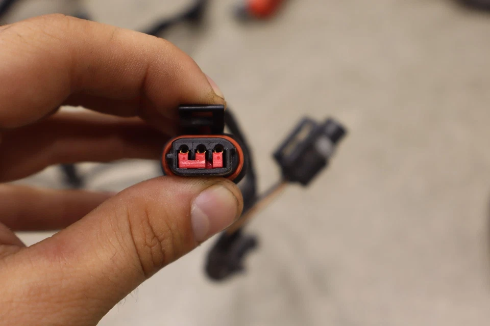 Caja de conexiones relé de fusibles de motor Plymouth Chrysler Prowler 2002 con arnés de cableado Foto 3 de 4