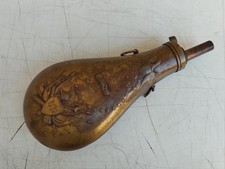ANTICA XIX secolo FIASCHETTA PORTA-POLVERE DA SPARO AMERICANA IN OTTONE SIMBOLI