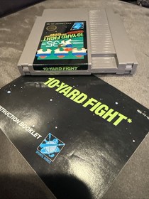 10 Yard Fight Nintendo NES Original Game Cartridge & Manual Tested !