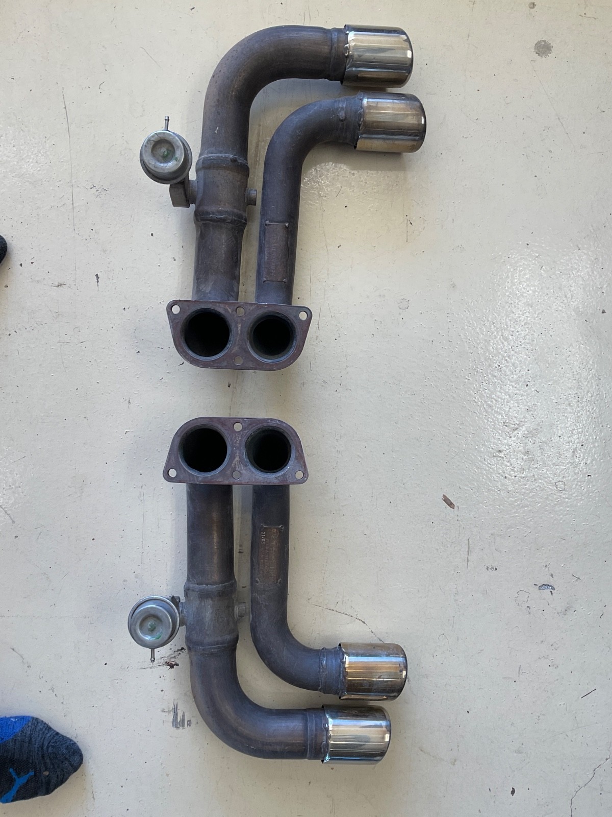 Ferrari 360 exhaust tips  off a 2003 360 spider