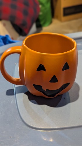 RARE Tim Hortons Halloween Pumpkin Mug 2023 BNWT Colour Changing 20oz - Picture 2 of 4