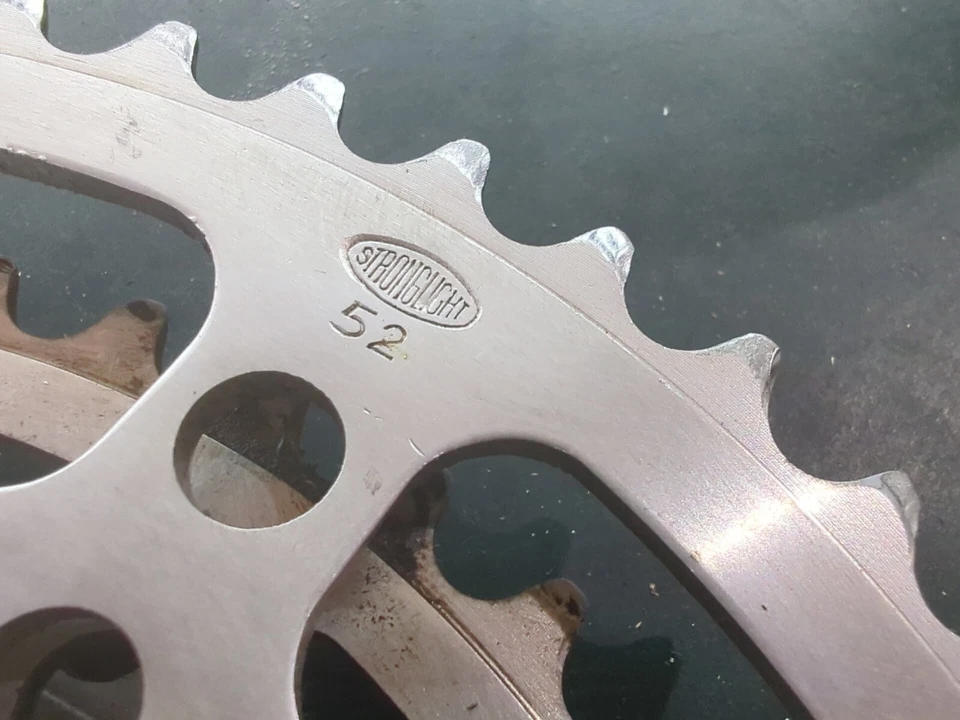 Juego de bielas TRIPLE vintage STRONGLIGHT Mod 99 - 52-42-32 - roscado francés Foto 2 de 4