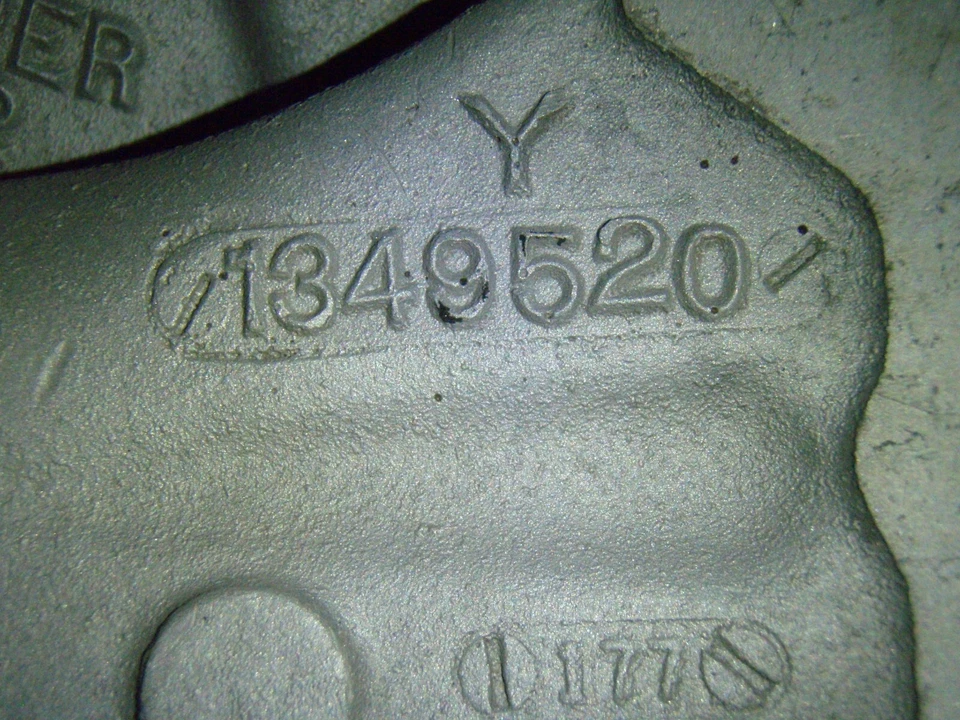 61 62 63 64 Buick 215 1961 1963 aluminio 4 barriles admisión 1349520 skylark especial Foto 3 de 4