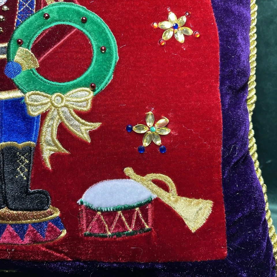 Almohada Cascanueces Ralph Lauren De Colección Terciopelo Púrpura Decoración de Navidad Foto 4 de 4