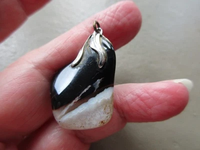 ANTIQUE VINTAGE OLD RETRO SILVER TONE POLISHED STONE AGATE FOB CHARM PENDANT UK - Image 1 of 2