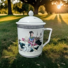 Vintage Chinese Porcelain TEA / COFFEE CUP / MUG w/Vented Lid "Famille Rose"