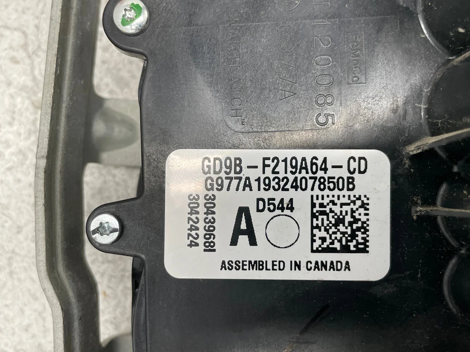 Lincoln Continental 2017-2020 actuador de cierre de puerta de paso delantero derecho 1589 OEM Foto 4 de 4