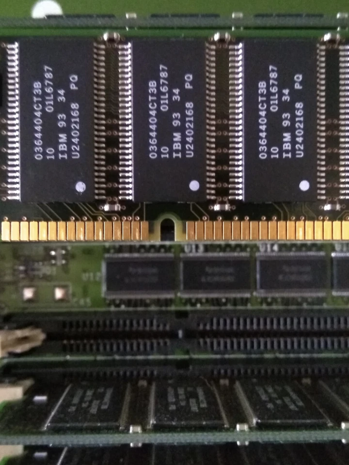 Lots of 2x IBM pServer 128M (16Mx72) 10ns 3.3v ECC memory PN 93H4702/PN 20H1565 - Image 3 of 3