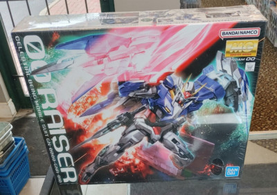 Bandai MG 1/100 00 RAISER CELESTIAL BEING MOBILE SUIT - SEALED | eBay
