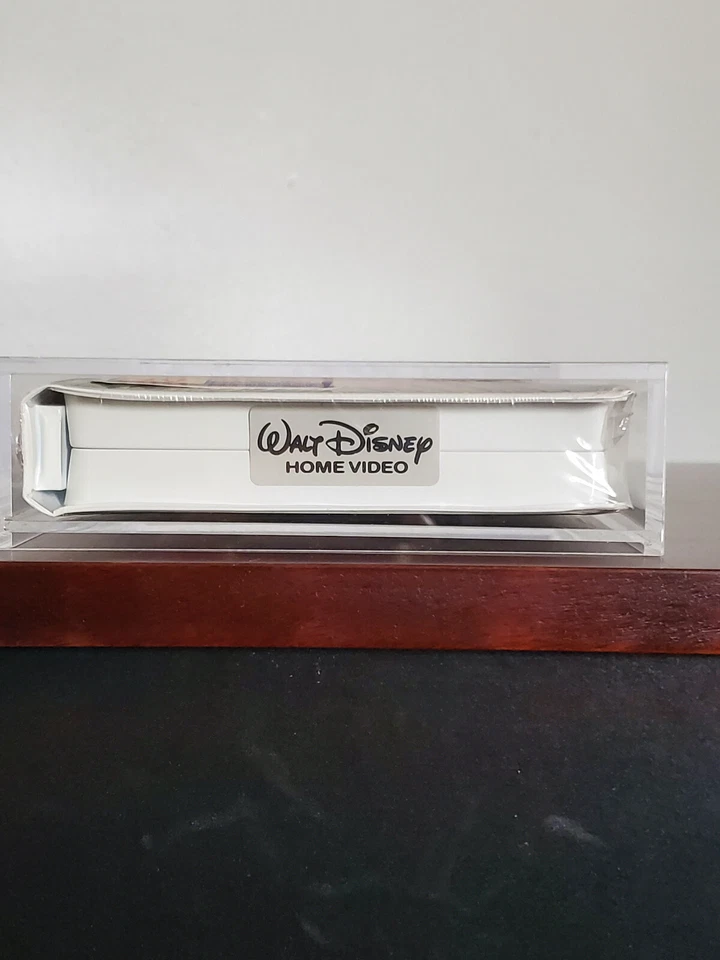 Disney's Pocahontas VHS Signed Judy Kuhn Sealed IGS Graded 8.5 1st Print JSA COA - Imagem 4 de 4