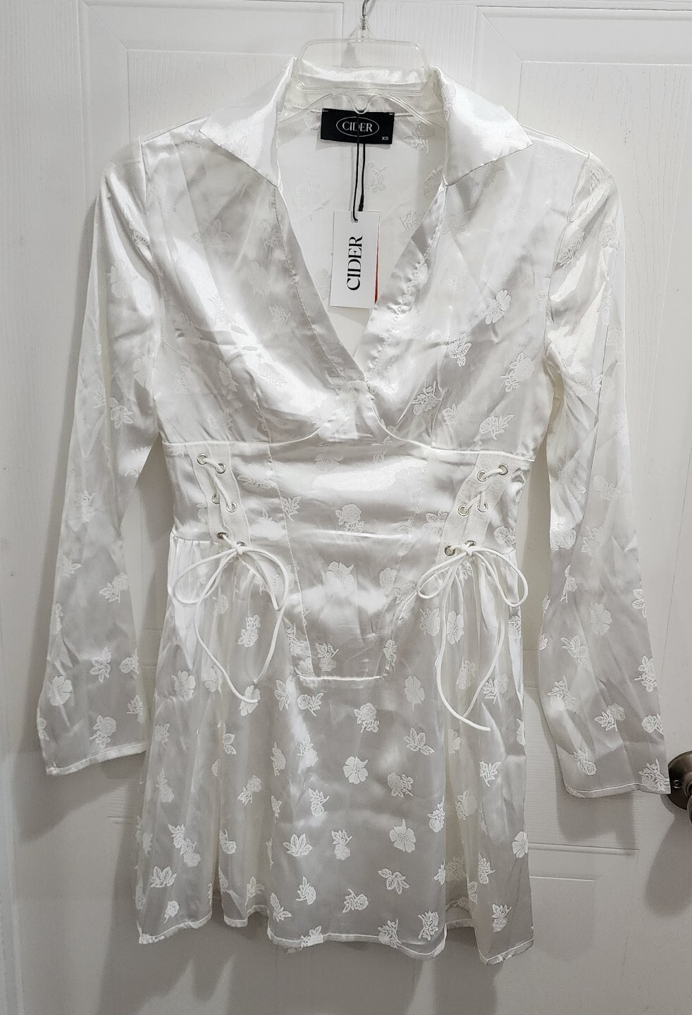 NWT Cider Women's Satin Corset Style Dress Long Sleeve White Floral Size XS