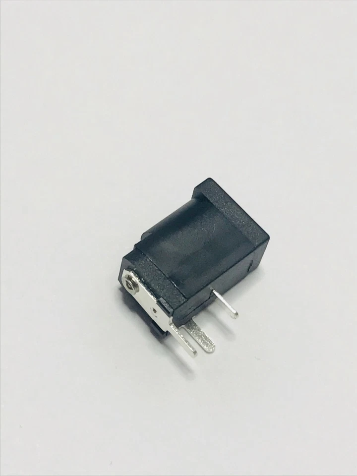 10pcs of PJ-007  Circular DC Power connector 3POS 1.35x3.5mm R/A Thru-Hole - Image 4 of 4