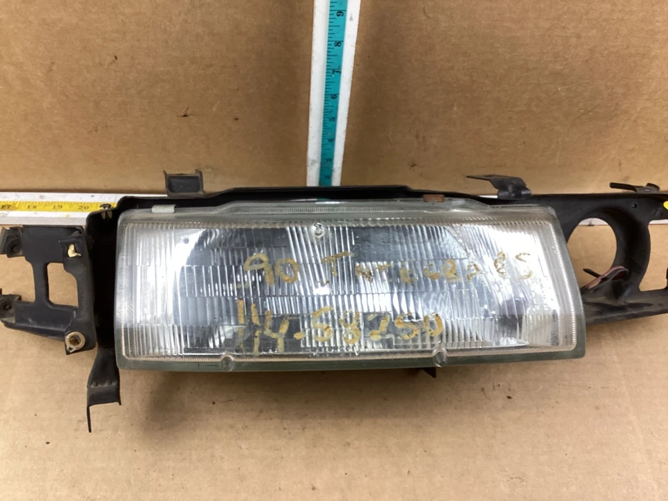 Передняя правая пассажирская фара в сборе 1990-1993 Acura Integra - Изображение 3 из 4