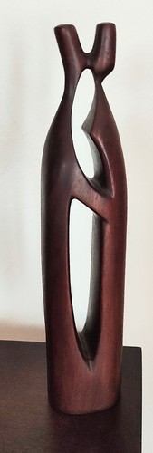 Teak Carved Man & Woman Sculpture Lovers Embraced 13"x3" Mid-Century Signed - Picture 6 of 8