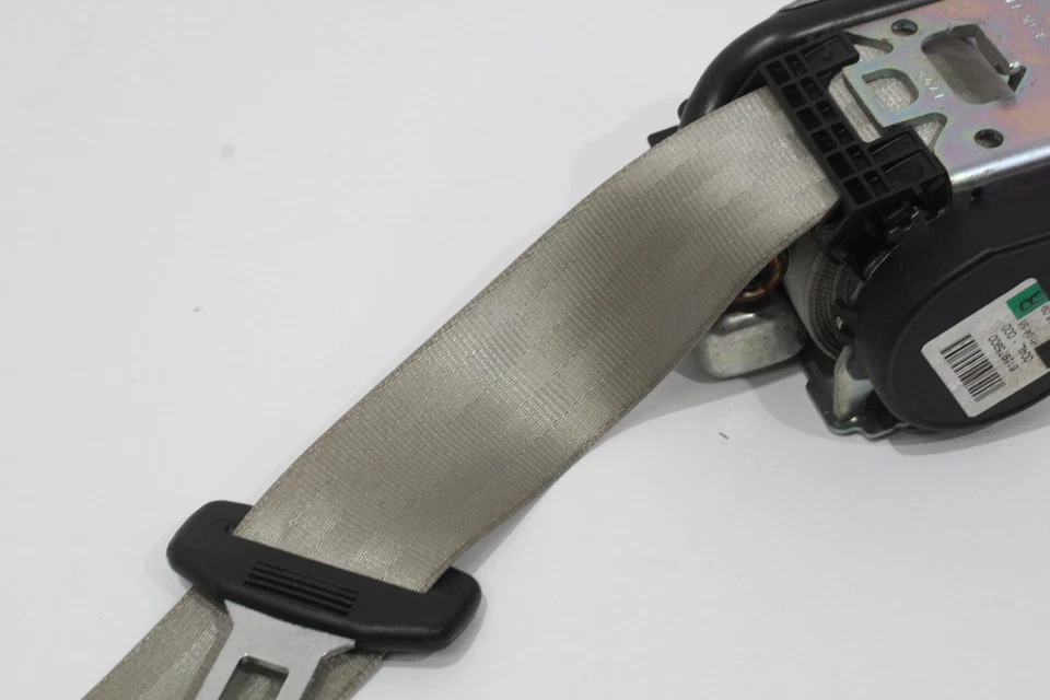 Audi A5 8T Cabriolet OS Right Rear Seat Safety Belt Light Grey 8F0857806 - Image 3 of 4