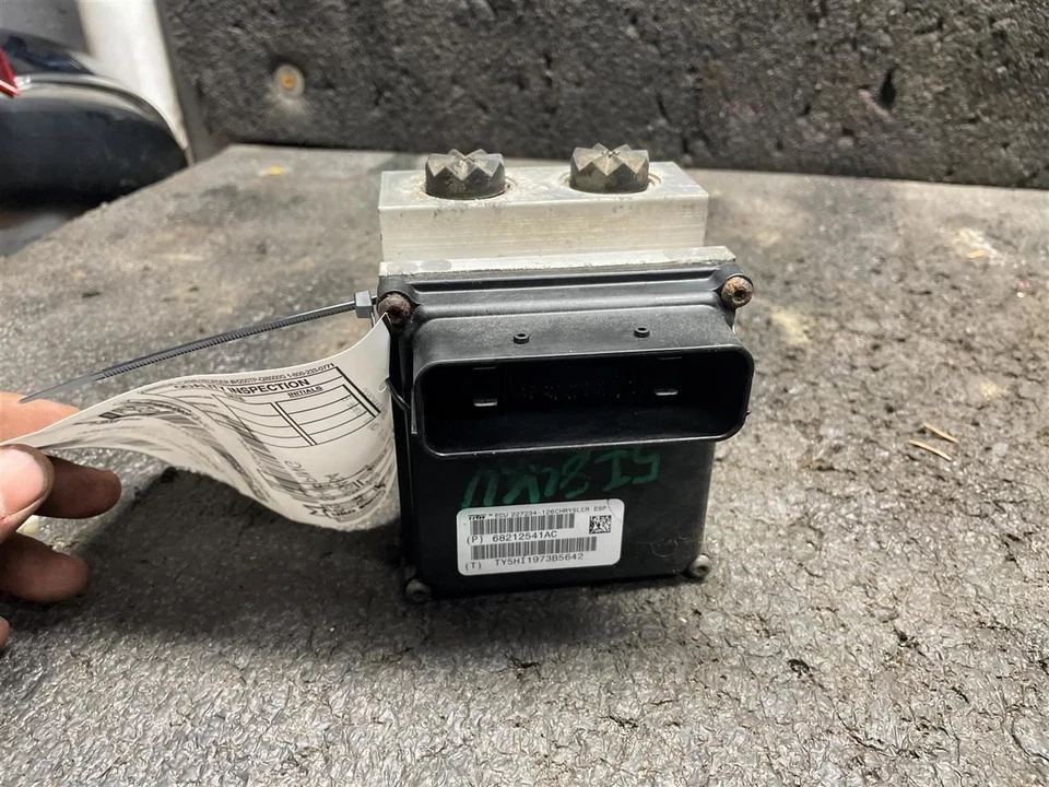 Anti-Lock Brake Part Assembly Fits 14-15 DODGE 2500 PICKUP 2041444 - Image 2 of 4