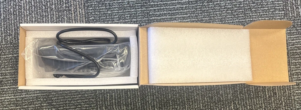 Litepanels Brick Bi-Color On-Camera LED Light - Part 915-1003 - Image 2 of 2