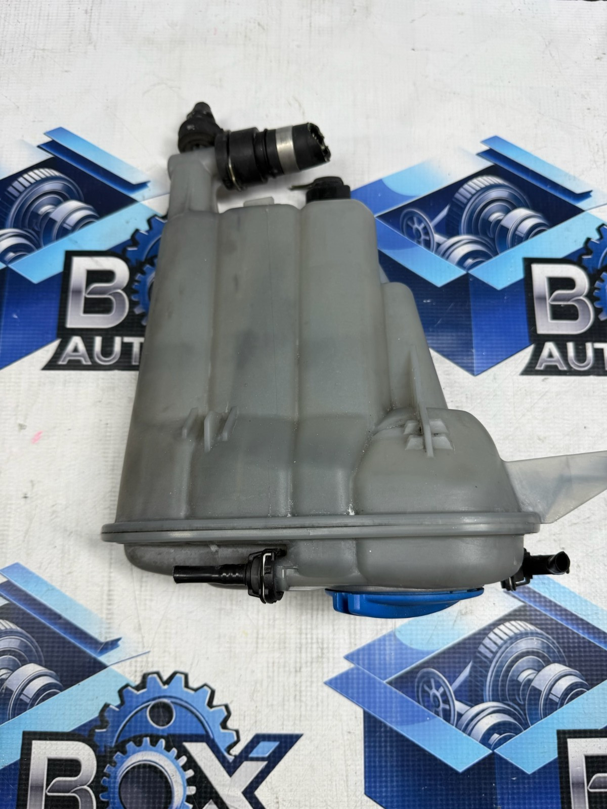 2009-2012 Audi A4 Engine Coolant Expansion Reservoir Tank 8K0121403H OEM