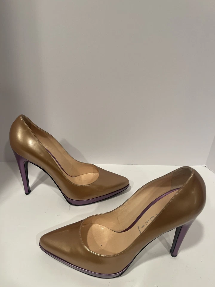 Zapatos de tacón Casadei dorados y morados talla 9 US Stiletto Foto 2 de 4
