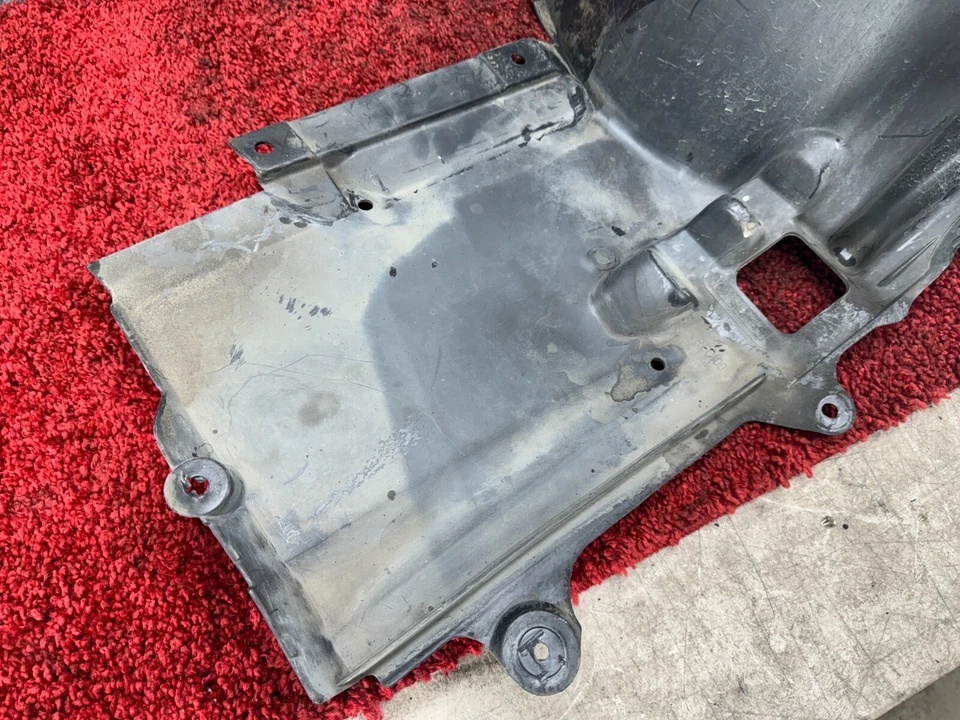 Оригинальная передняя левая накладка на крыло со стороны водителя брызговик для BMW 2000-2006 E46 - Изображение 2 из 4