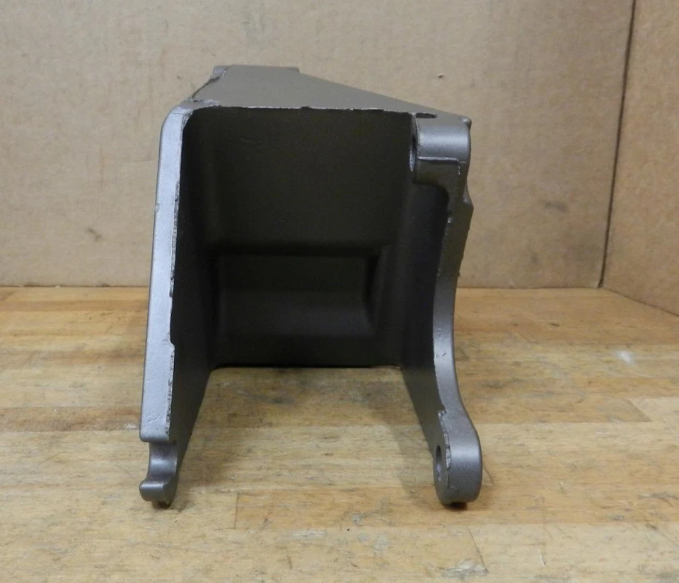 Buick Electra Riviera Wildcat 430 V8 1967-68 soporte de bomba de dirección asistida 1383027 Foto 2 de 4