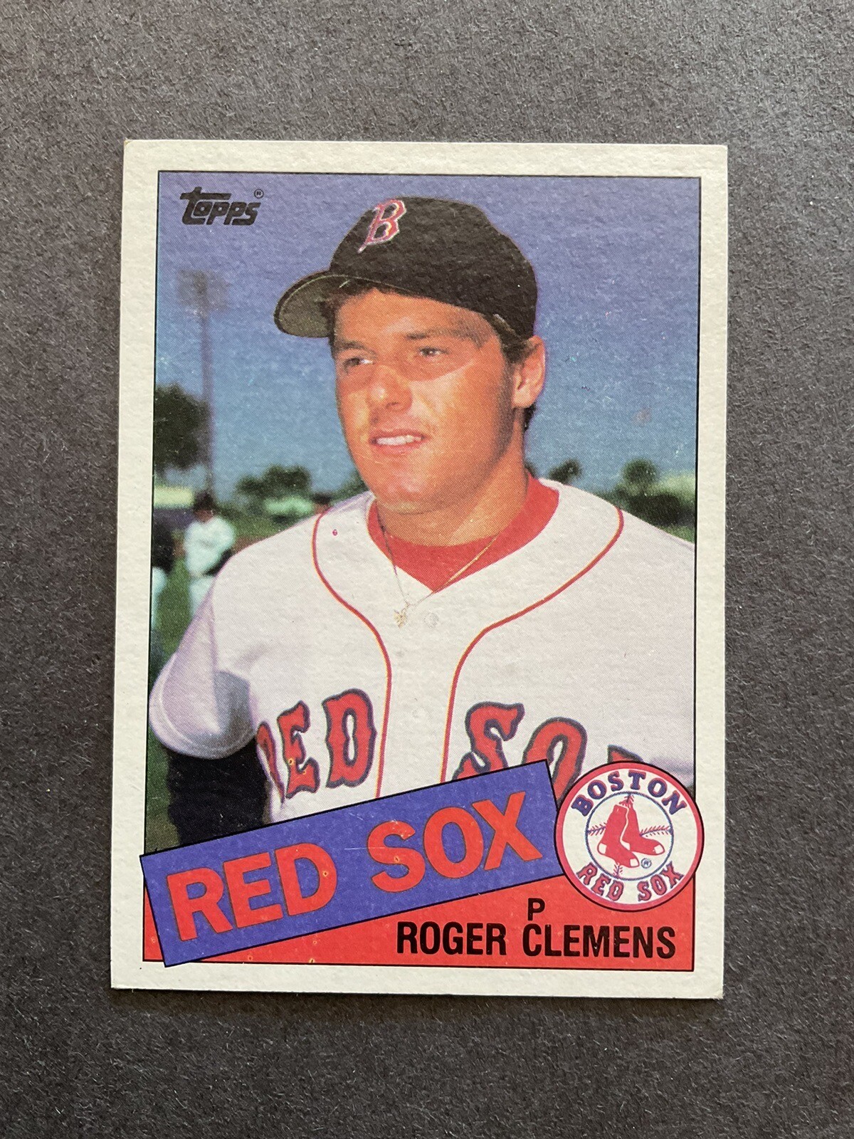 1985 Topps Baseball Roger Clemens Rookie Card #181 *Boston Red Sox*