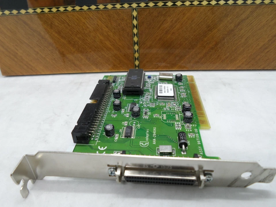 Adaptec Controller Card aha-2940au PCI SCSI Adapter Card 984300-01 967106 00 - Image 2 of 4