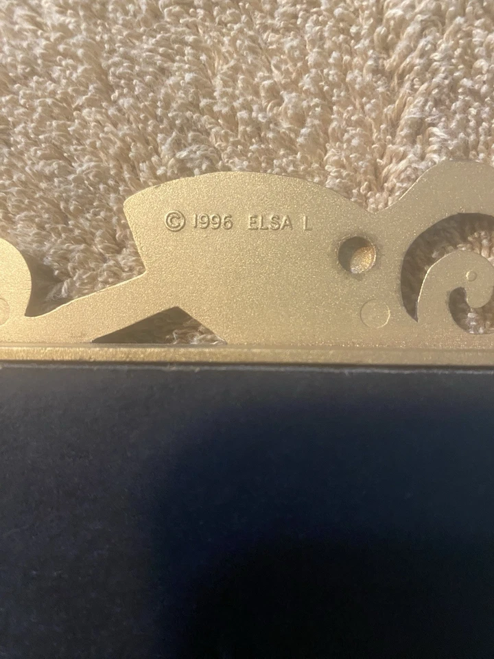 Vintage 1996 Elsa L Metal Photo Picture Frame Roses Gold HOLDS 8 x 10 with glass - Image 4 of 4