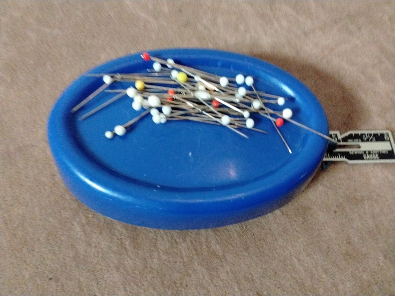 Vtg 1985 Magnetic Pin Holder With Ball Head Pins