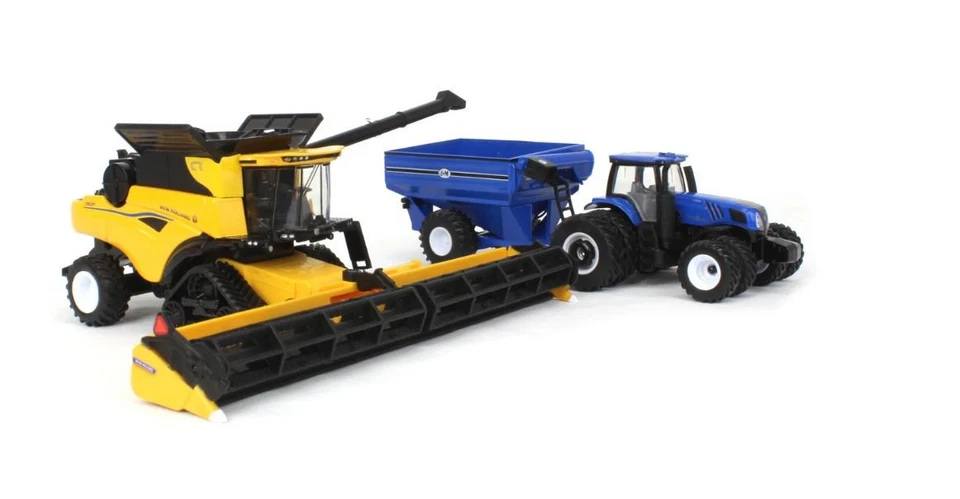 ERTL,NEW HOLLAND CR8.90 SamrtTrax combine harvester with 2 headers and NEW HO... - Image 2 of 4