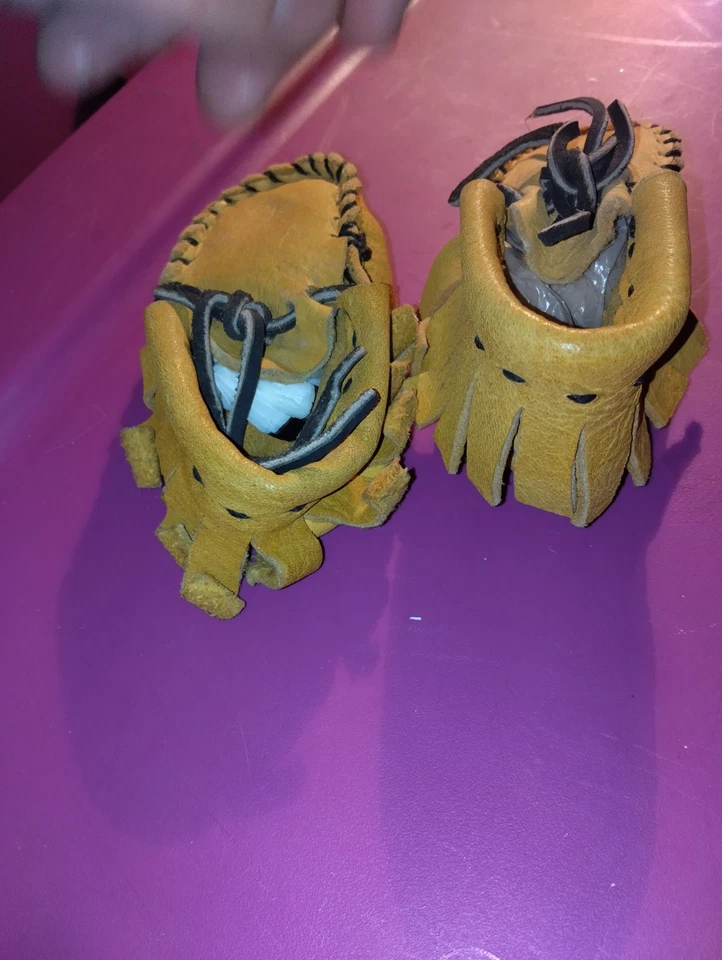 mocasines de bebé de cuero de 4 pulgadas de largo Foto 2 de 4