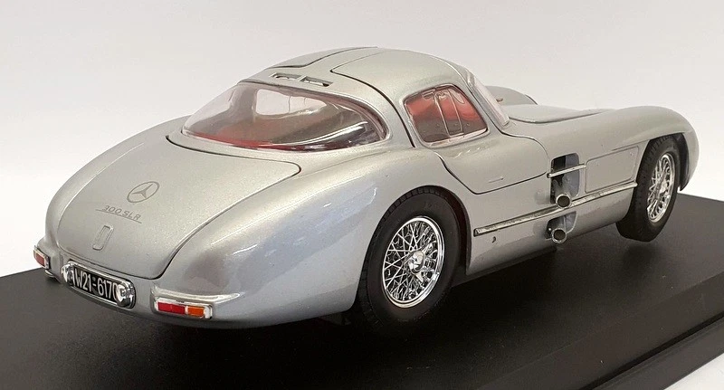 Maisto 1/18 Scale - 36898 Mercedes Benz 300 SLR Coupe Uhlenhaut - Imagen 4 de 4