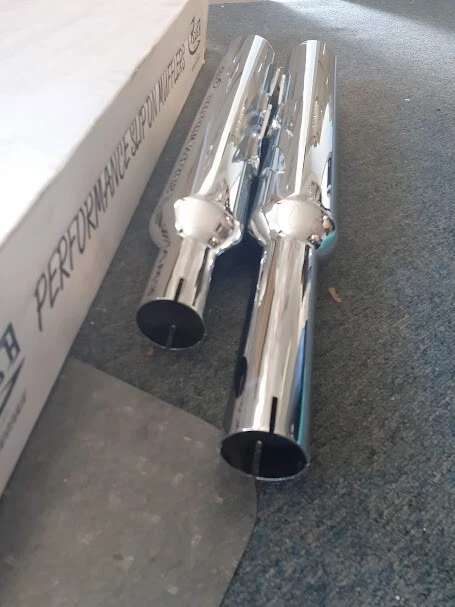 Par de silenciadores Rush para una Harley Davidson Deuce y Fatboy modelos 2000 a 2006 Foto 2 de 4