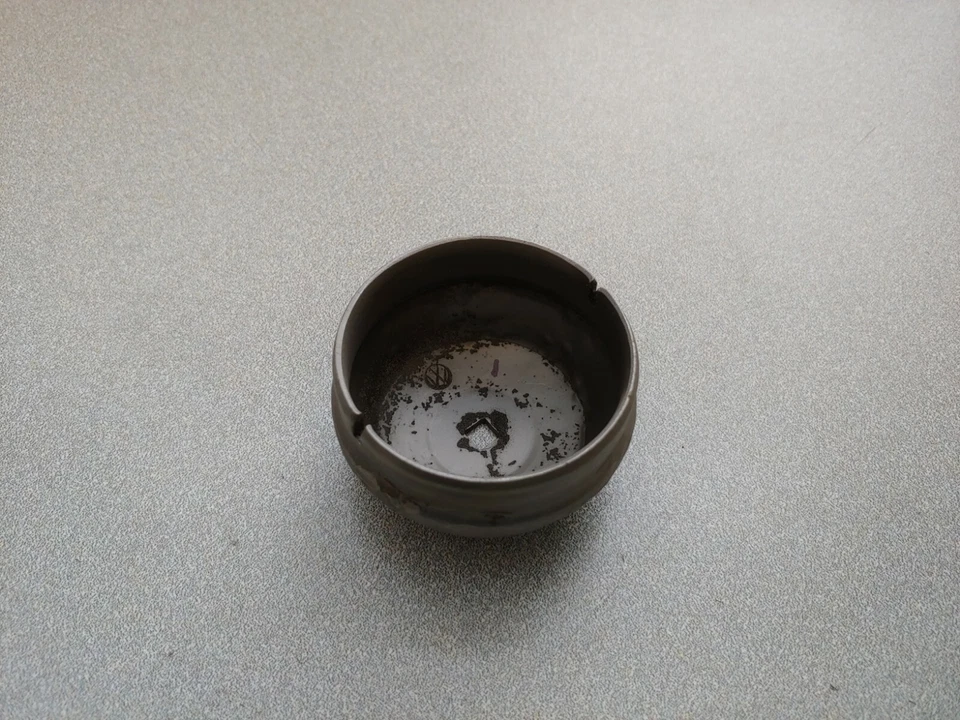 EXCELENTE TAPA GRASA EJE RUEDA DELANTERA IZQUIERDA USADO ORIGINAL PORSCHE 356 356A 356B 1 Foto 3 de 3