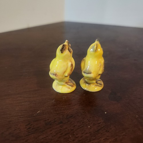 2 vintage Goebel W. Germany porcelain chicks baby chickens 2 Inch figurines - Picture 4 of 6