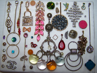 SINGLE PiercedStud Earring Lot Vtg Mod Craft JewelryArt Acrylic Glass Rhinestone