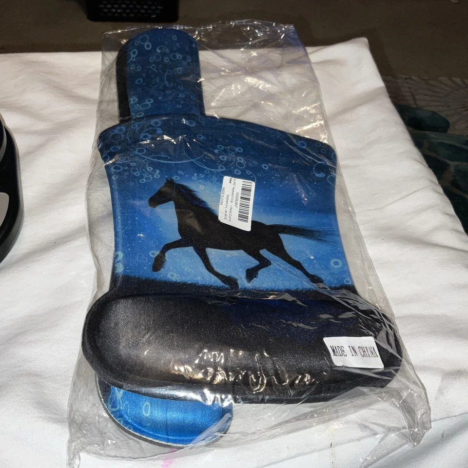 Mouse Pad W/ Wrist Support & Keyboard Wrist Rest Non-Slip Durable Mouse Pad NEW - Image 2 of 4