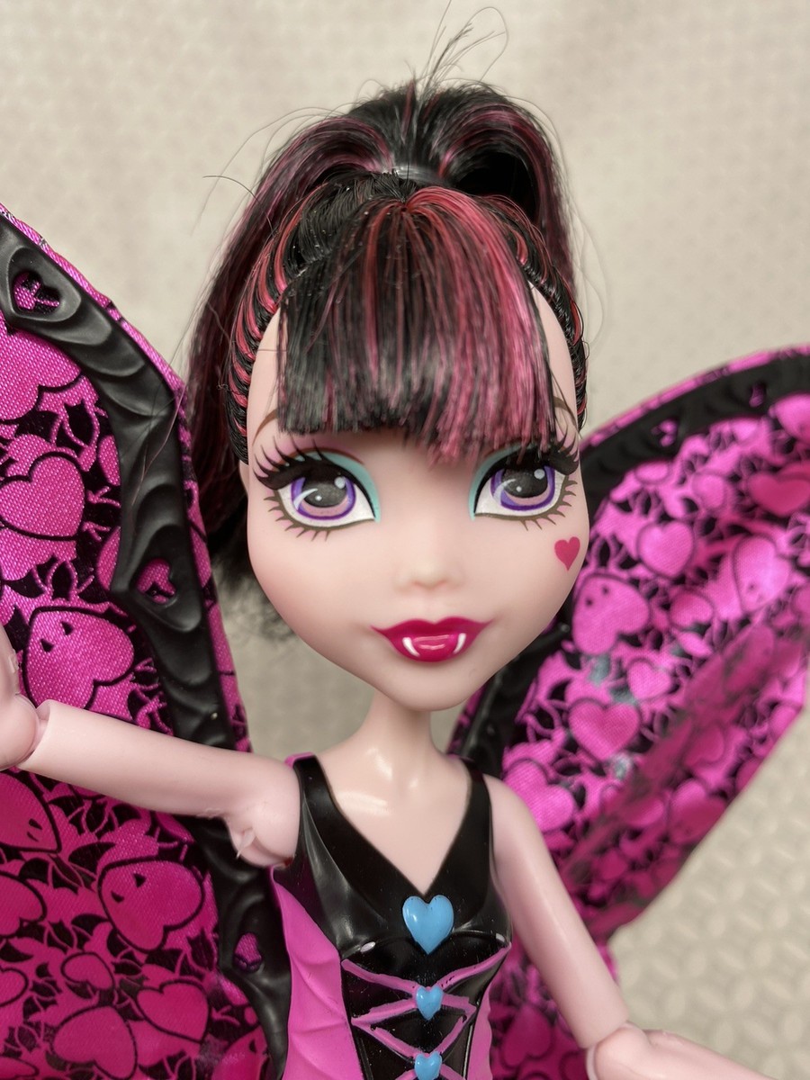 Mattel Monster High G2 Ghoul to Bat Draculaura Transformation Doll