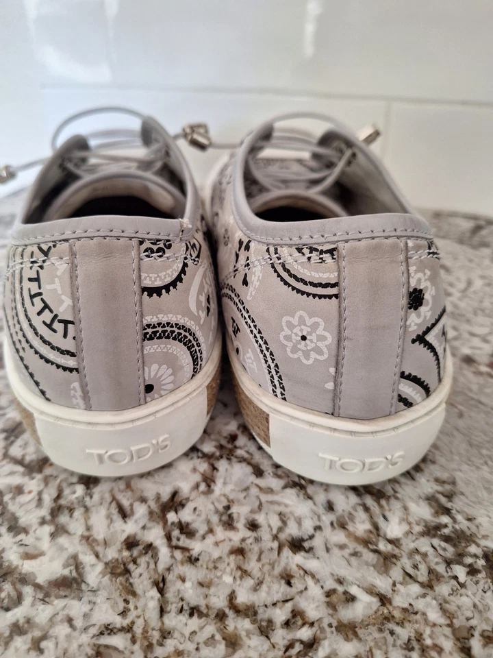 Zapatillas Tod's de cuero gris y blanco talla 40/9,5 EE. UU. Foto 3 de 4