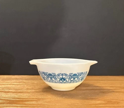 PYREX Blue Horizon Cinderella  Mixing Bowl 1.5 Pint
